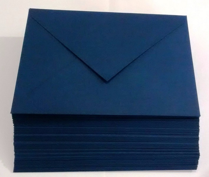 Envelope azul marinho